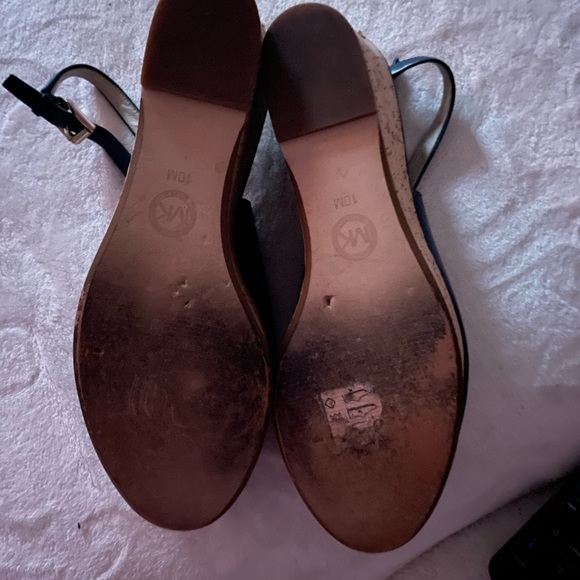 Navy Michael Kors Slimgbacks. Size 10. EUC. No box - Picture 4 of 4
